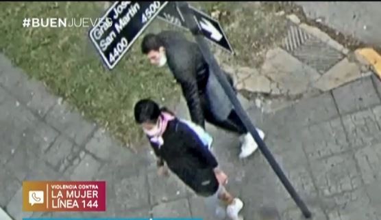 Video: Le tocó la cola a una chica en la calle y lo detuvieron | Actualidad