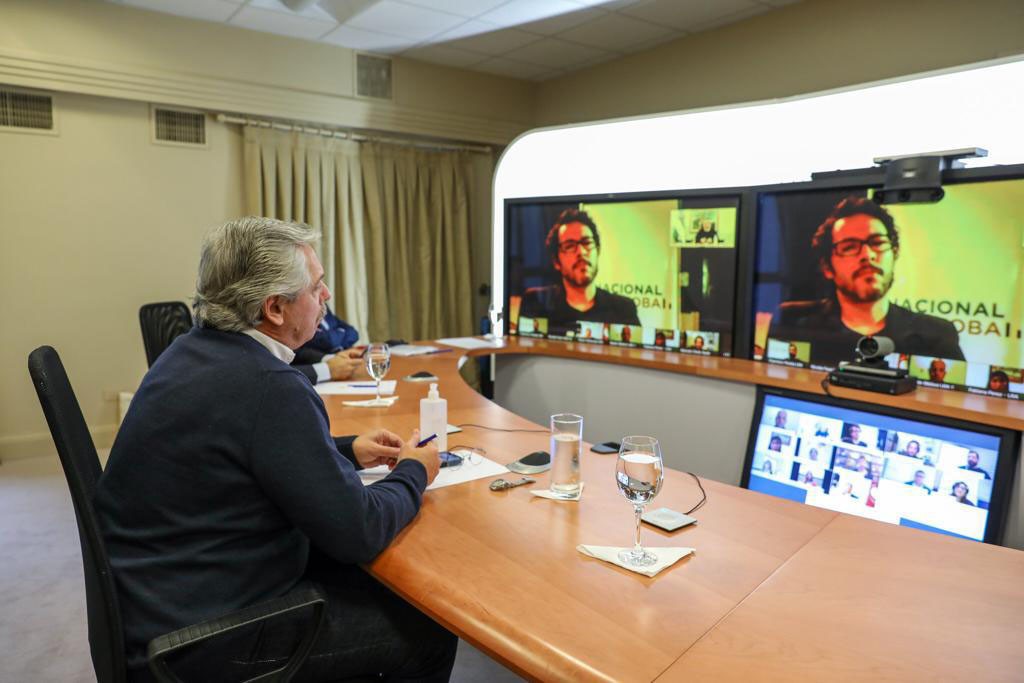 Alberto: "No vaya a ser que todo el esfuerzo se vuelva inútil por correr o ver vidrieras" | Política