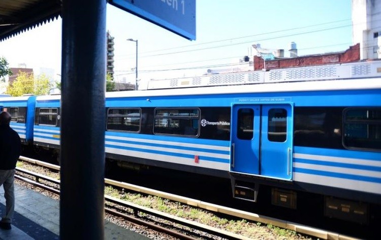 Casos sospechosos en tren Sarmiento: vuelve a funcionar con cronograma de emergencia | Actualidad