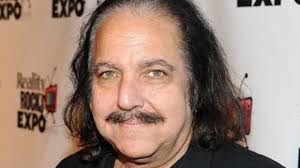 Acusan al actor porno Ron Jeremy de violar a cuatro mujeres | Internacionales