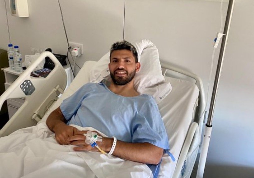 "Pronto comenzaré con la recuperación": la foto del "Kun" Agüero en el hospital | Deportes