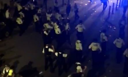 Policías heridos en Londres por una fiesta clandestina pese al coronavirus | Internacionales