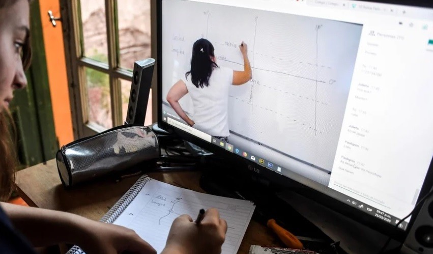 La mitad de los docentes bonaerenses tienen 100 estudiantes a cargo | Actualidad