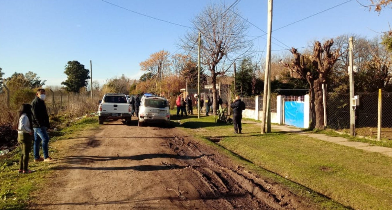 Encuentran muertas a una mujer de 24 años y a su hija de 7 en Moreno | Actualidad