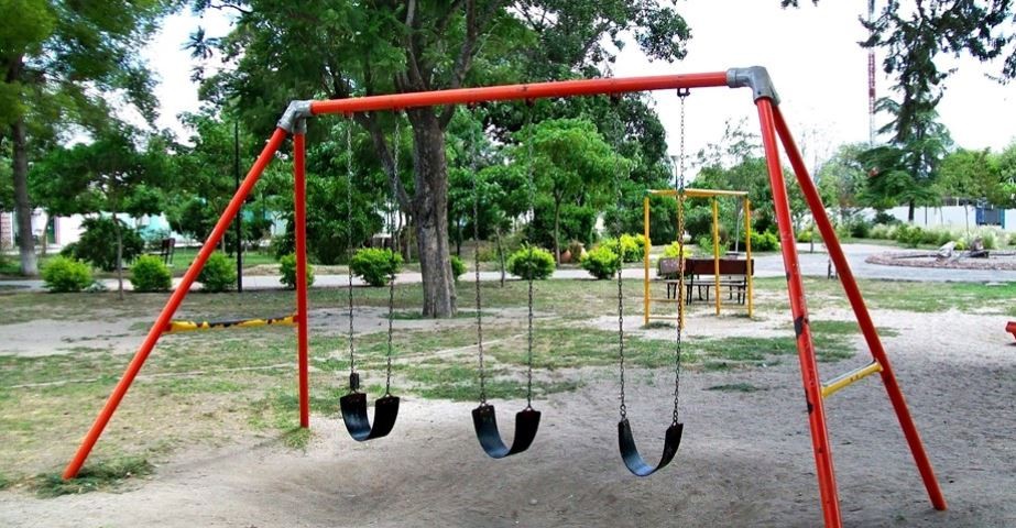 La nena quedó sola en la plaza, un hombre de 68 años la metió en su casa y la violó | Actualidad