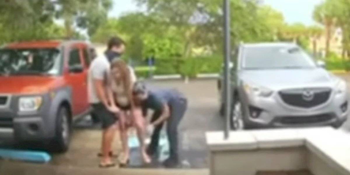 El increíble video de una mujer que dio a luz en un estacionamiento: atraparon al bebé en el aire | Internacionales