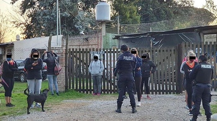 16 demorados por jugar al fútbol y comer asado en Pilar | Actualidad