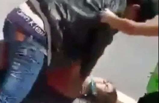 El brutal ataque de un hombre a su expareja frente a su hijo de cuatro años en España | Internacionales