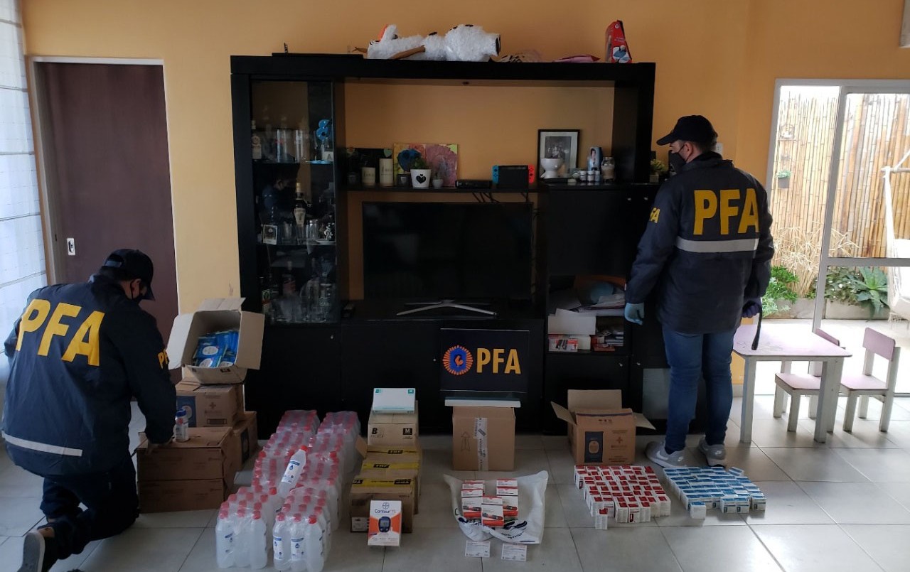 Tucumán: desarticulan una banda que producía y vendía medicamentos ilegales | Actualidad