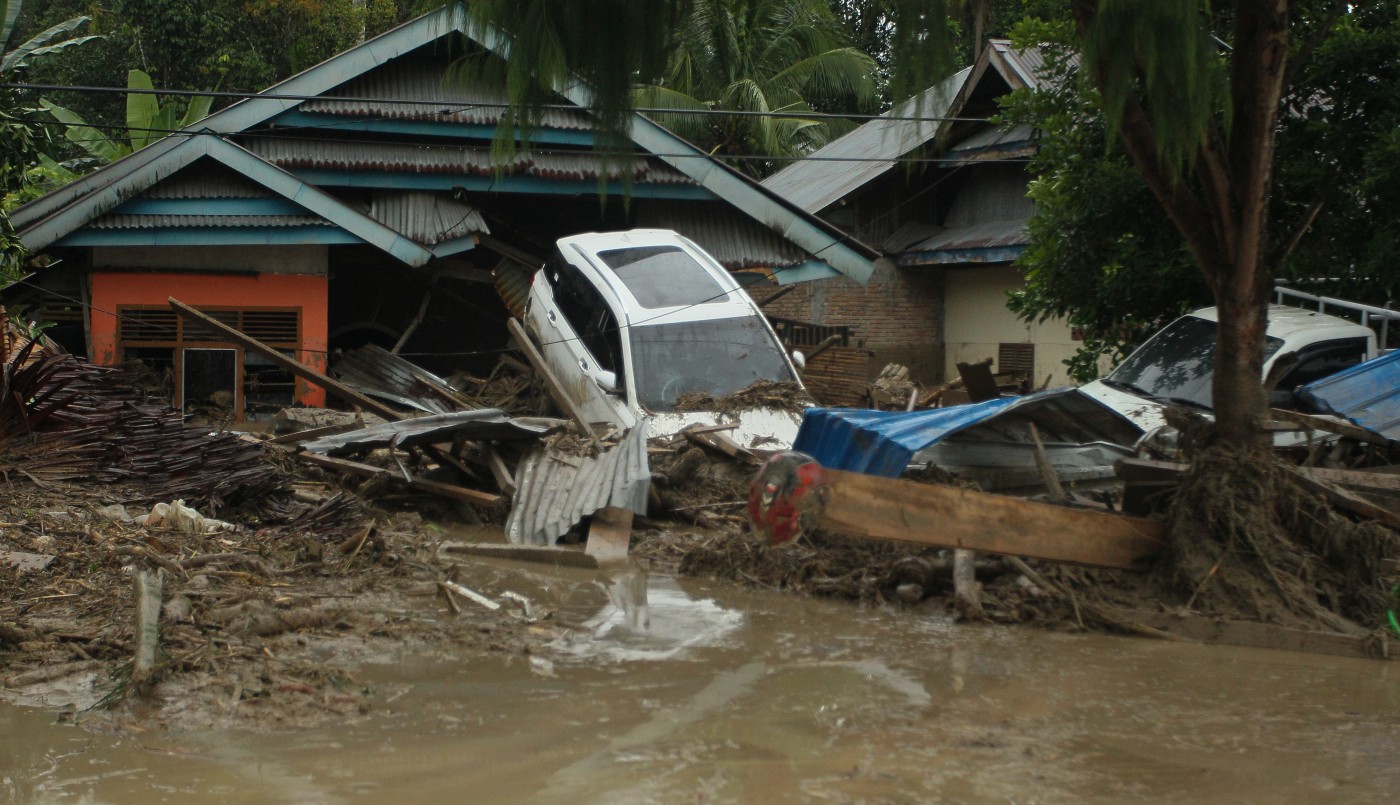 Al menos 21 muertos y decenas de desaparecidos por inundaciones en Indonesia | Internacionales