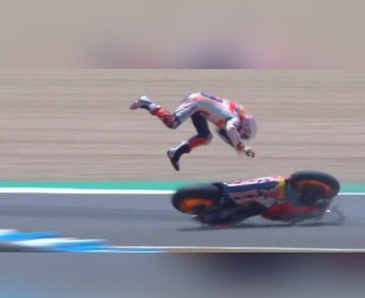 El campeón Márquez sufrió una fractura en el brazo derecho durante la carrera inaugural del MotoGP | Deportes
