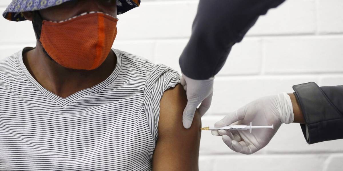 Los efectos secundarios que produce la vacuna de Oxford contra el coronavirus | Internacionales