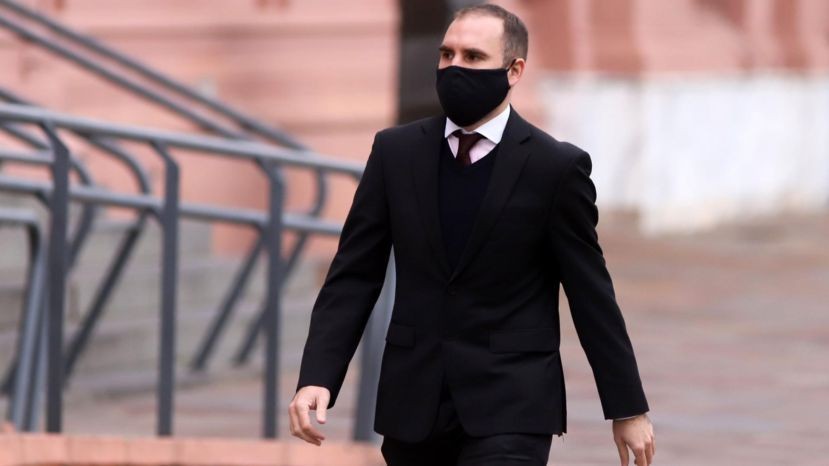 Guzmán dijo que "lo que piden los acreedores es ajustar jubilaciones y eso no lo vamos a hacer" | Política