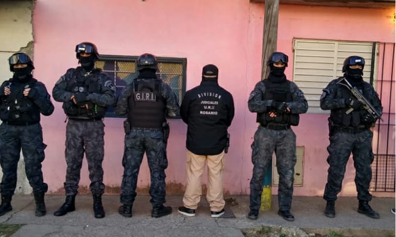 Cuatro detenidos, entre ellos tres policías, por asaltar una carnicería | Actualidad