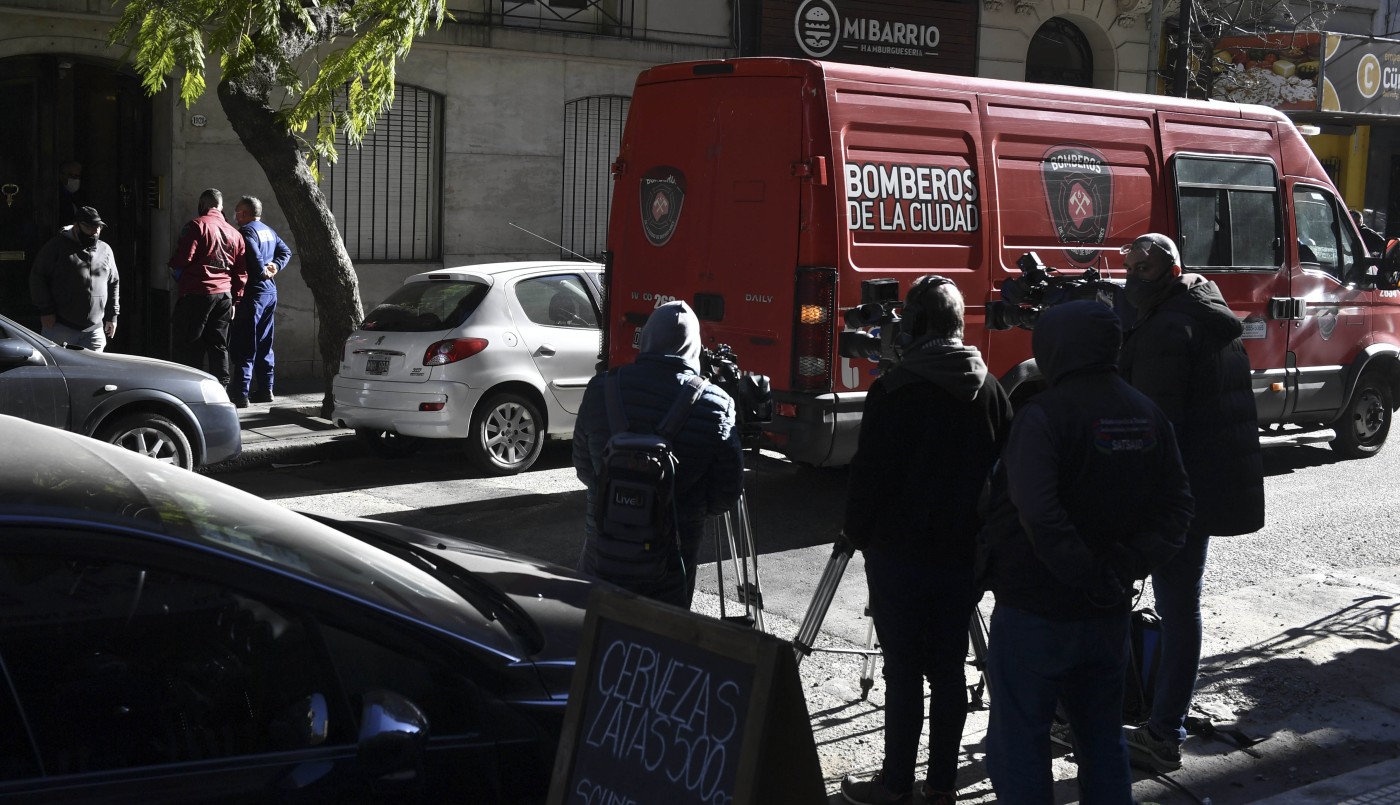 Horror en Recoleta: hallaron a un hombre asesinado en las escaleras de un edificio | Actualidad
