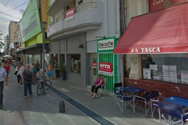 Descubren fiesta clandestina con casi 300 personas en la peatonal de Santa Fe | Actualidad