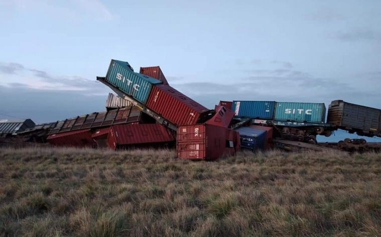 Descarrilaron 24 vagones de un tren que venía de Neuquén hacia Bahía Blanca | Actualidad