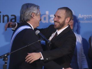 "Lo abracé muy fuerte. Rompí la cuarentena", admitió el Presidente sobre Guzmám | Política