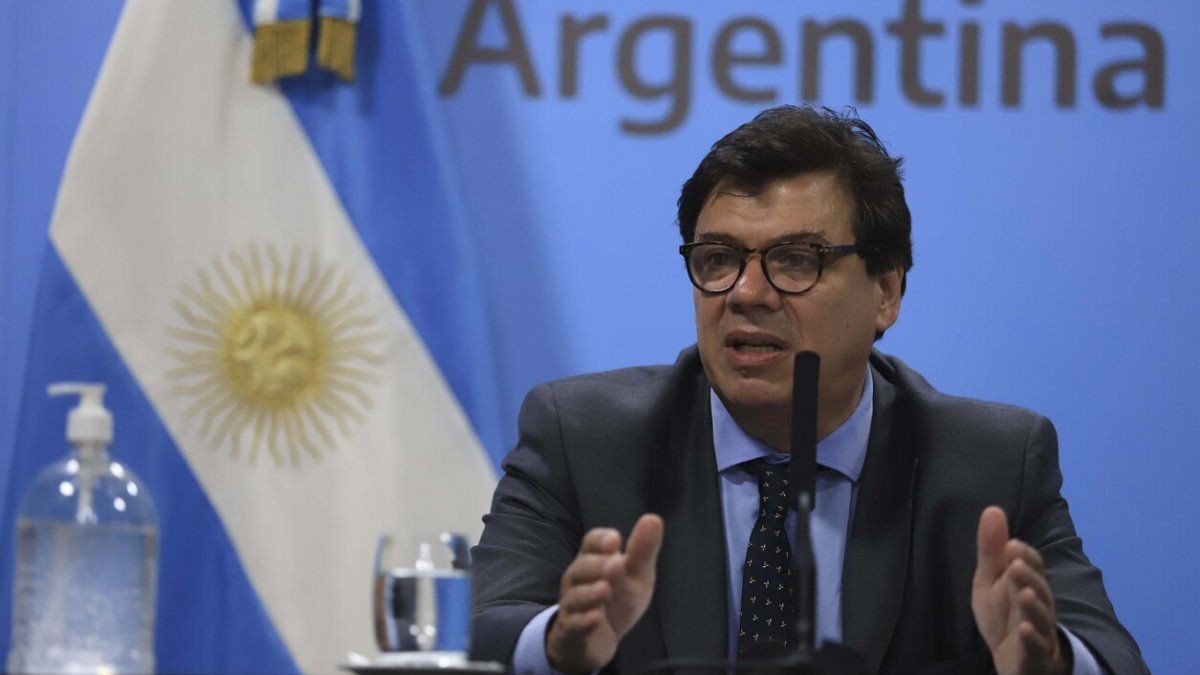 Gobierno: el empleo cayó menos de lo previsto y hay "contratación de trabajadores" | Política