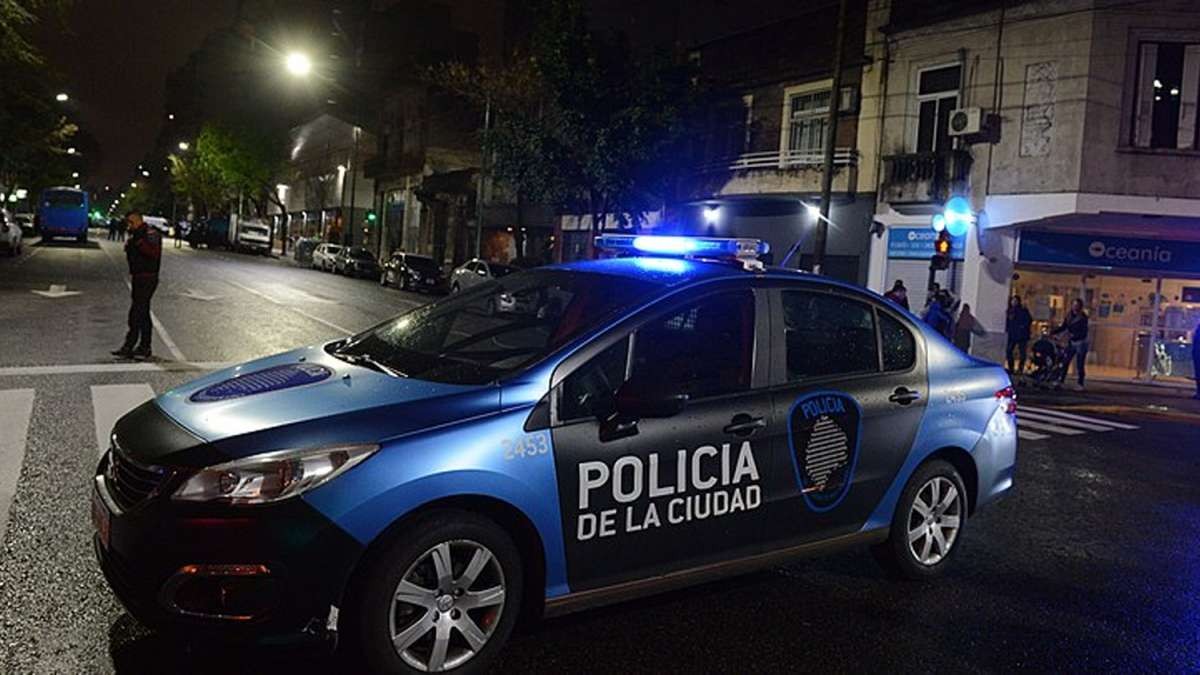 Policía terminó su turno y salió a robar cerca de la comisaría en Villa Urquiza | Actualidad