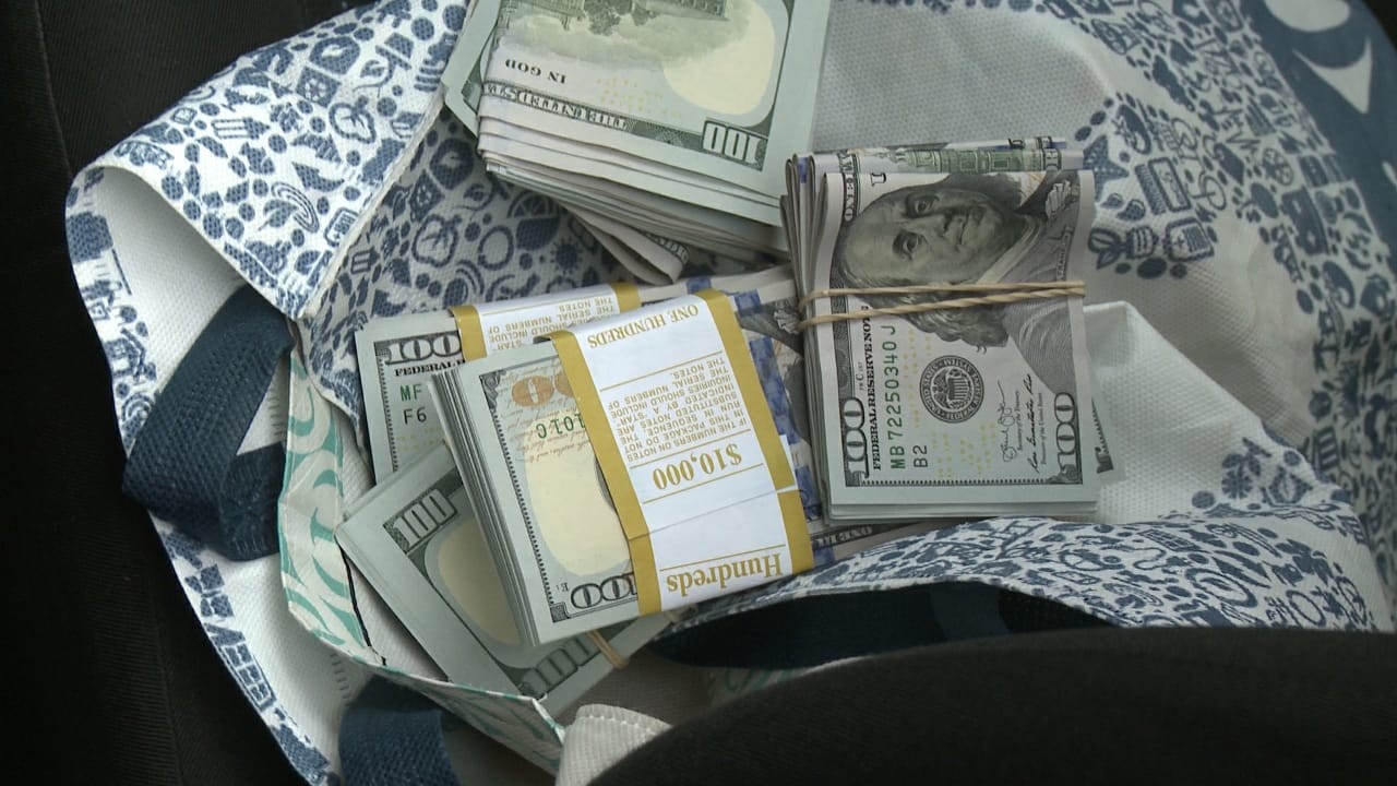 Intentó robar 31 mil dólares con el "cuento del tío" a un jubilado | Actualidad