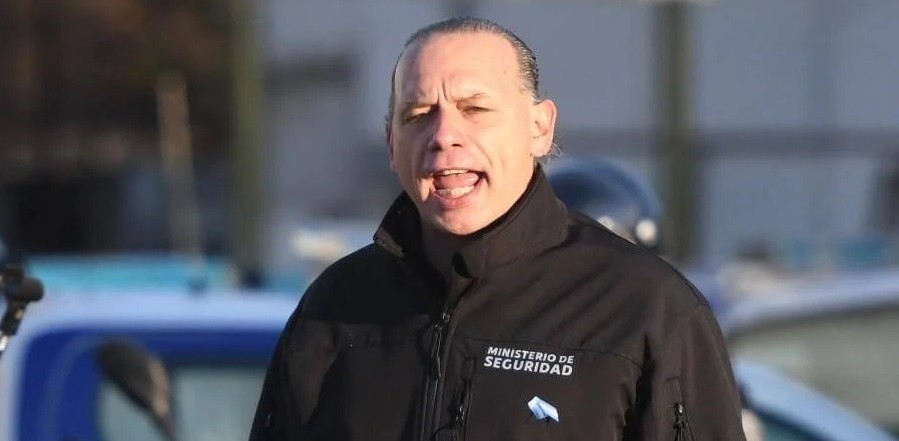 Sergio Berni está aislado porque uno de sus colaboradores dio positivo | Política