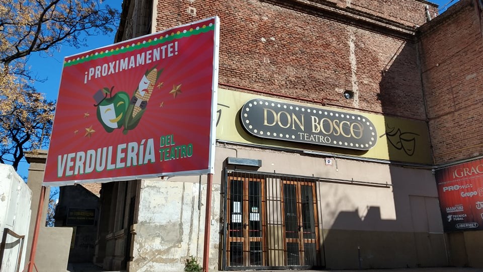 El Teatro Don Bosco de Bahía Blanca está a punto de convertirse en una verdulería | Actualidad