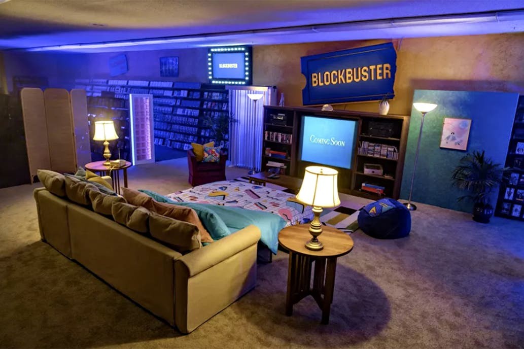 Se alquila para hacer pijamadas el último local de Blockbuster del mundo | Curiosidades