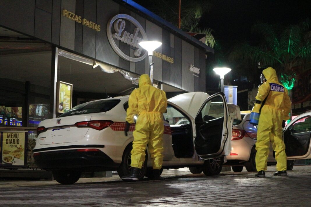 Joven con coronavirus salió de su casa, se tomó dos taxis y tuvieron que perseguirlo | Actualidad