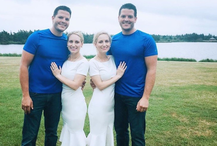 Están embarazadas las gemelas idénticas que se casaron con gemelos idénticos | Curiosidades