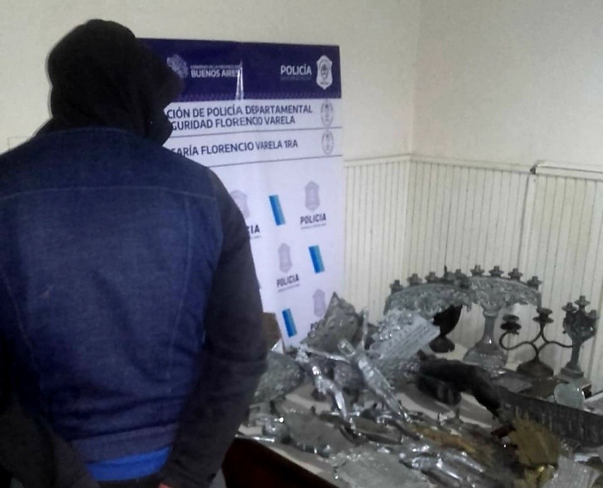 Robaban cruces del cementerio municipal: un detenido y dos prófugos | Actualidad