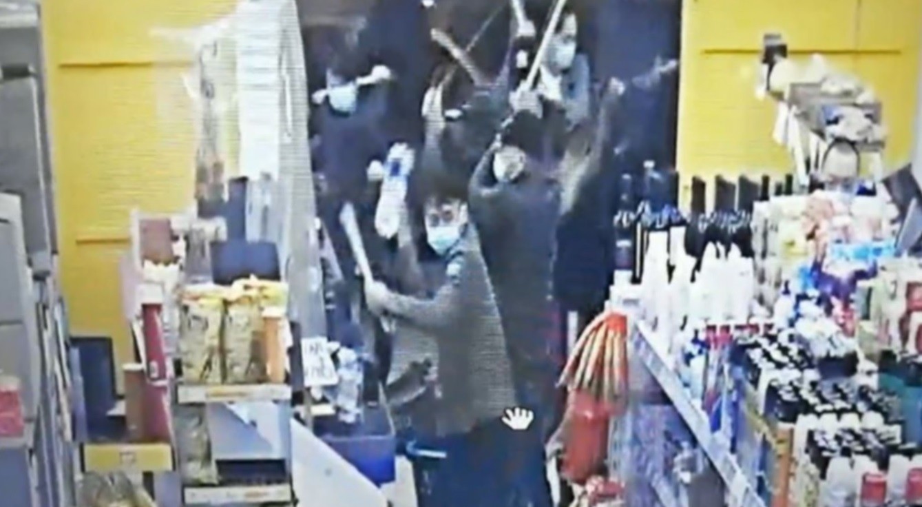 Mafia china: la policía allanó dos casas e incautó pistolas, escopetas y un fusil | Actualidad