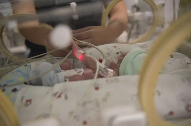 Dos gemelas de 40 días son las pacientes más pequeñas con Covid positivo en Rosario | Actualidad