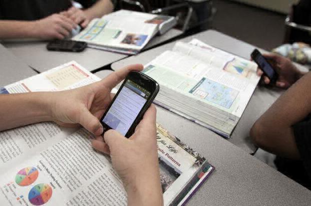 Permiten los celulares para uso pedagógico en las aulas bonaerenses | Actualidad