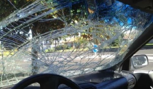 Le gritó "mové el culito" a una joven y ella le rompió el parabrisas del auto | Actualidad