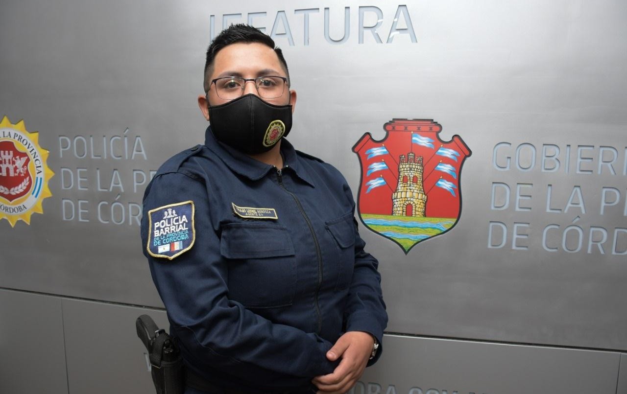 Agente trans logró obtener su credencial policial con nueva identidad | Actualidad