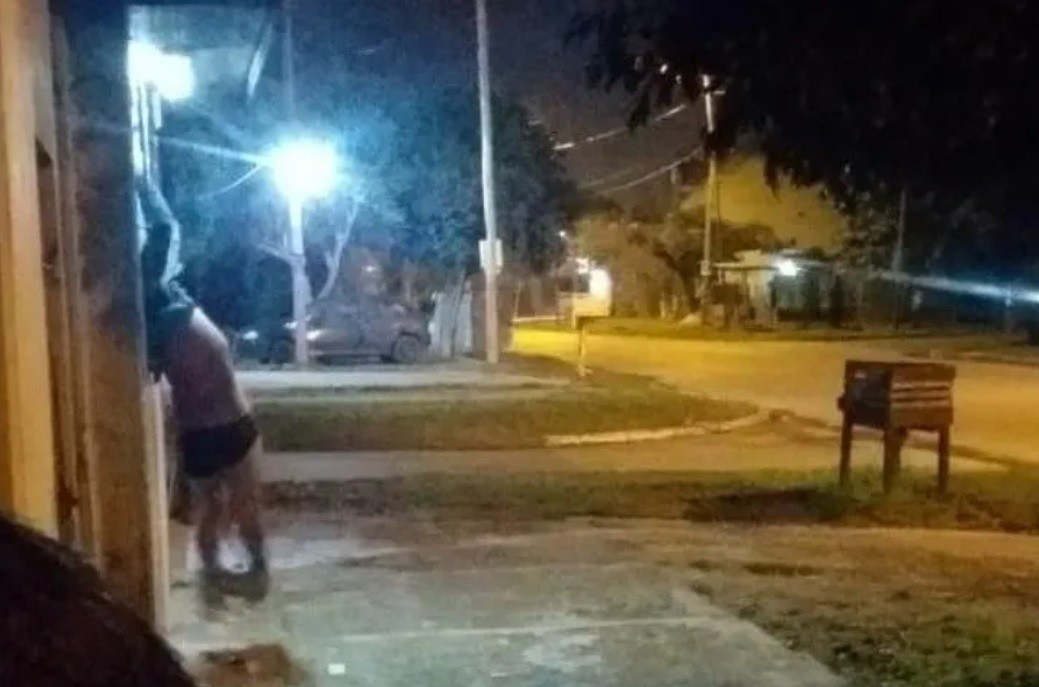 Entró a robar y quedó atrapado en la reja de un kiosco en Ezpeleta | Actualidad