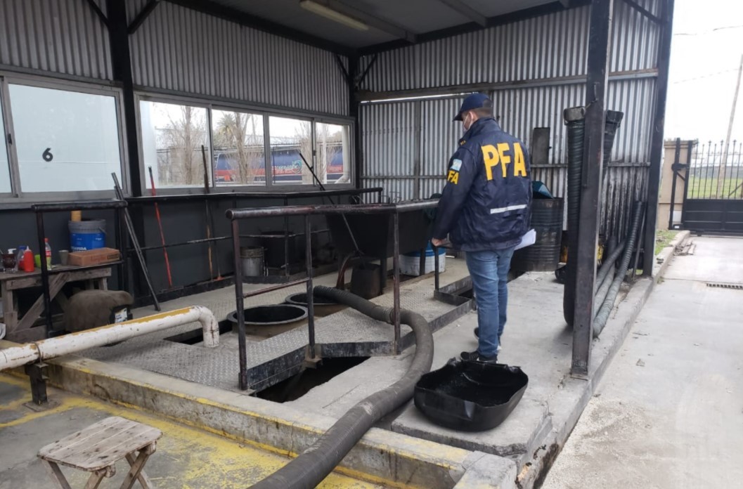 21 detenidos por robar petróleo en un oleoducto de YPF | Actualidad