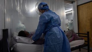 El testimonio de una médica que perdió a su esposo: "El virus puede ser impredeciblemente fatal" | Actualidad