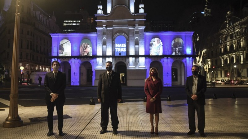 Día del Maestro: Proyectaron imágenes y videos de docentes en el Cabildo | Actualidad