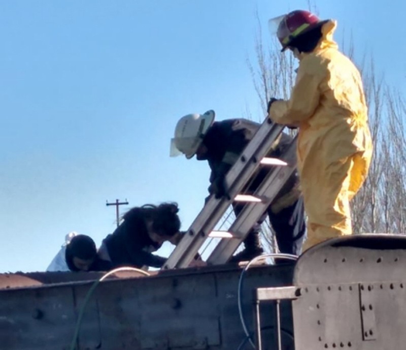 Sorprendente rescate de una nena atrapada en un vagón de tren | Actualidad