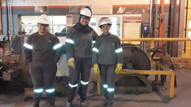 Por primera vez en su historia, Acindar cuenta con mujeres en su planta productiva | Actualidad