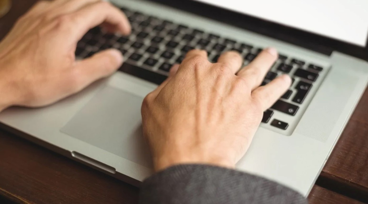 Cayó una banda que estafaba con planes de ahorro truchos a beneficiarios del IFE | Actualidad