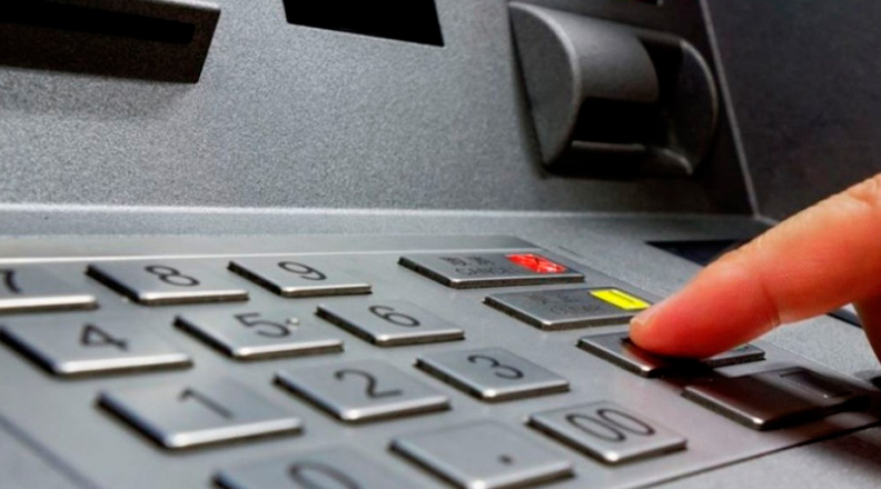 Extienden la suspensión del cobro de comisiones para operar en cajeros | Economía