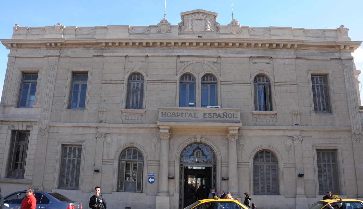 Asesinan a un hombre que estaba esperando a su papá en la puerta de un hospital en Rosario | Actualidad