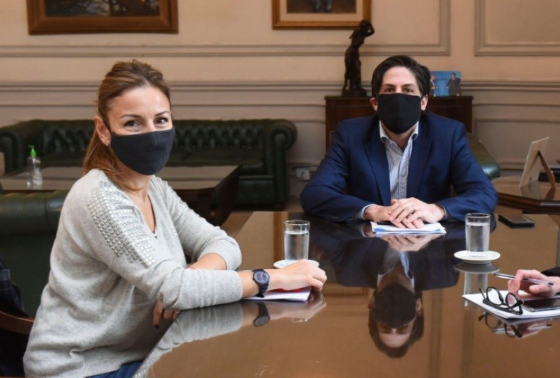 "Hay que volver a la presencialidad": gobierno porteño quiere clases en patios en octubre | Política