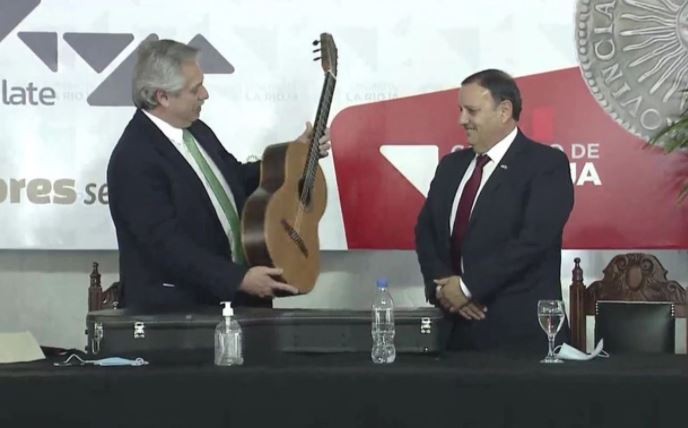 Qué hizo Alberto Fernández con los más de 160 regalos que recibió desde que asumió | Política