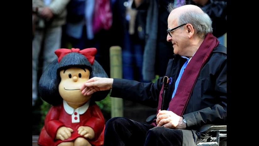 Murió Quino: la estatua de Mafalda que convoca multitudes en San Telmo | Actualidad