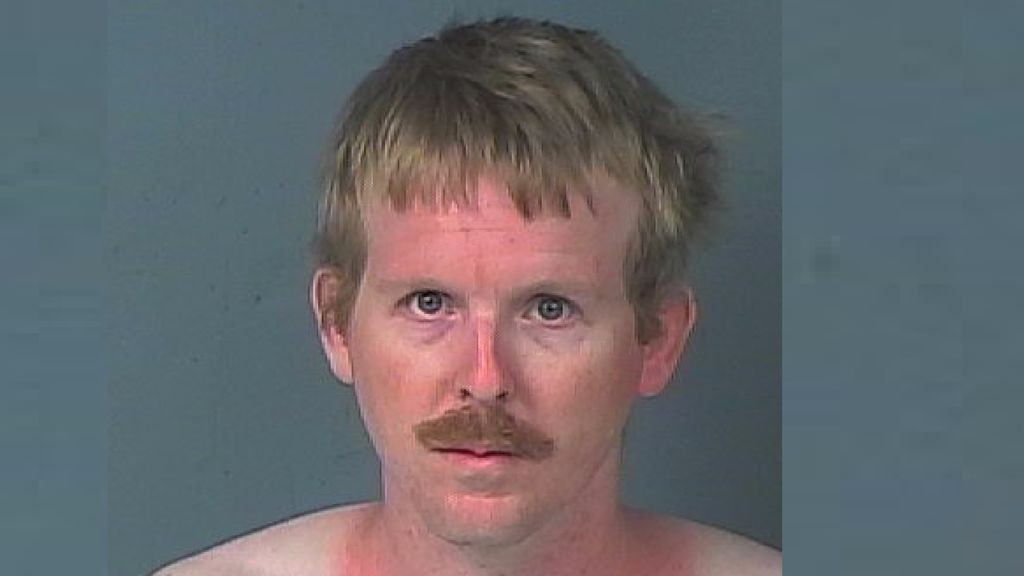 Fue detenido por abuso sexual de una menor: vivía escondido en el armario de la chica | Internacionales