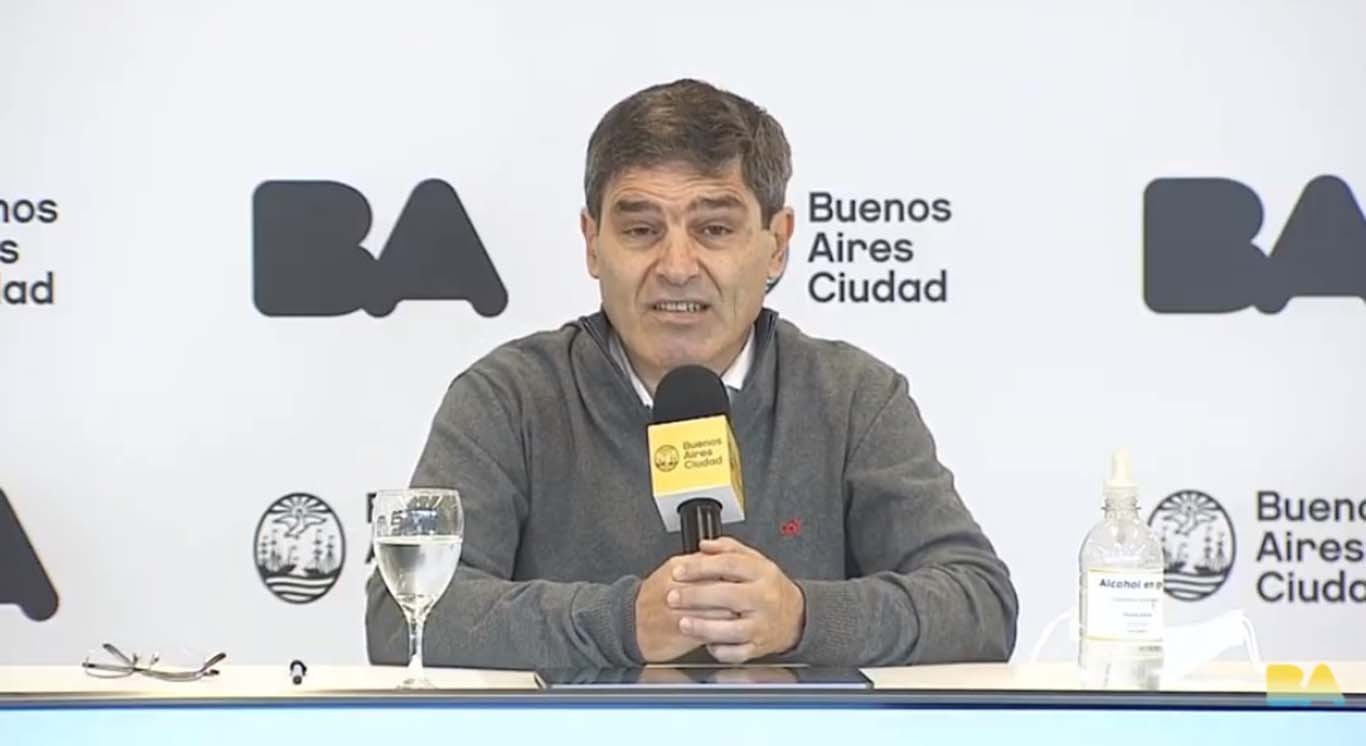 Quirós aseguró que la reapertura de lugares cerrados será con "mucho espacio" y "poca gente" | Actualidad
